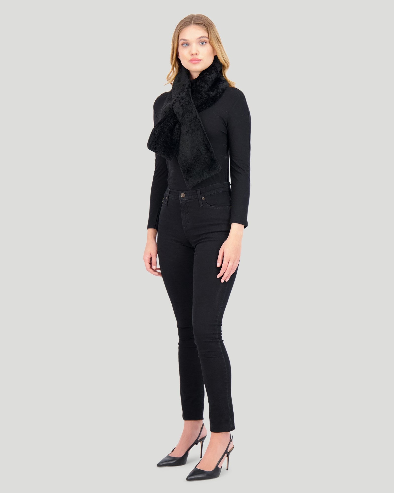 Silky Select Shearling Lamb Pull-Through Scarf | Women | Black