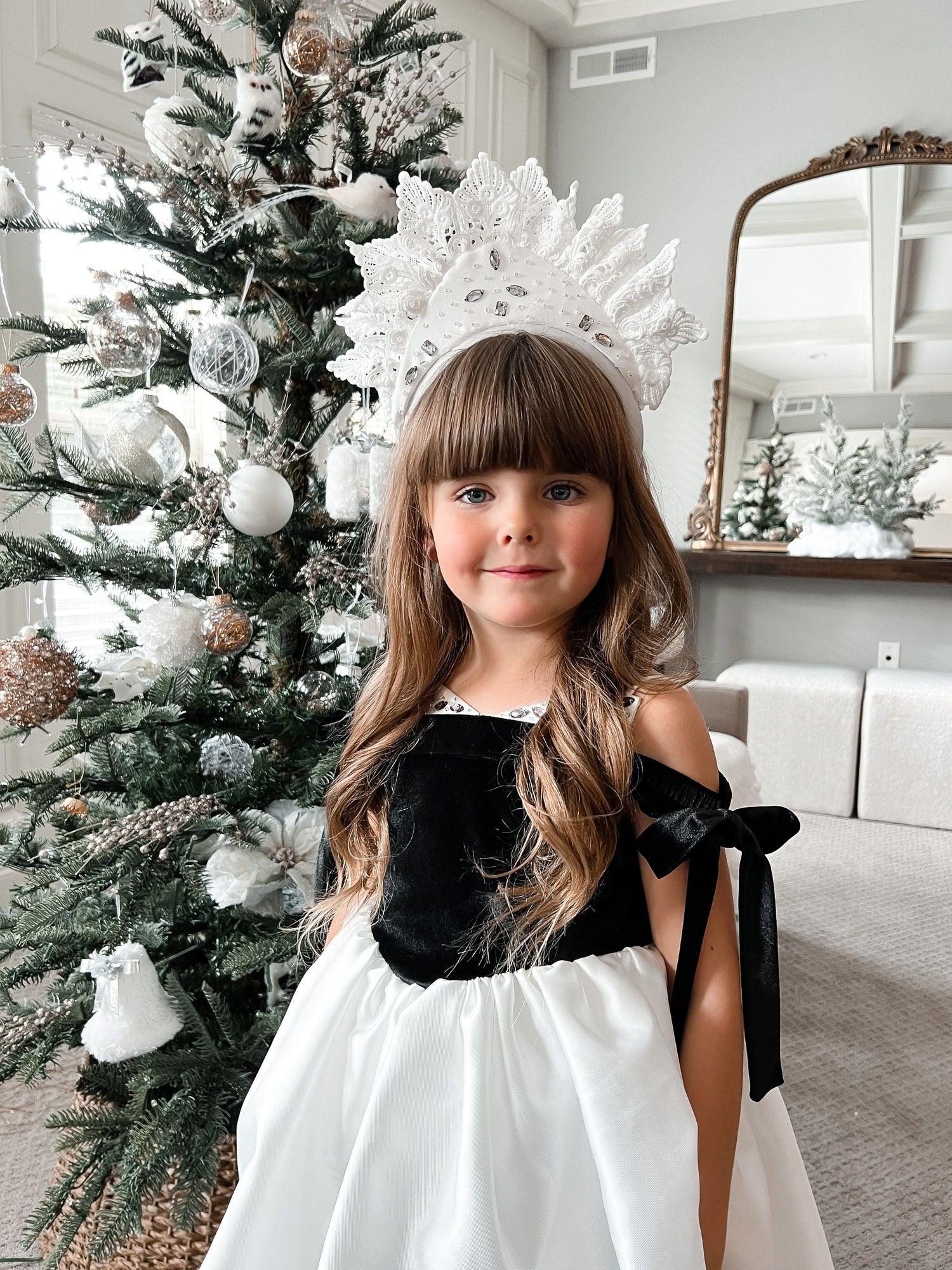 Girl | Audrey Crown | White