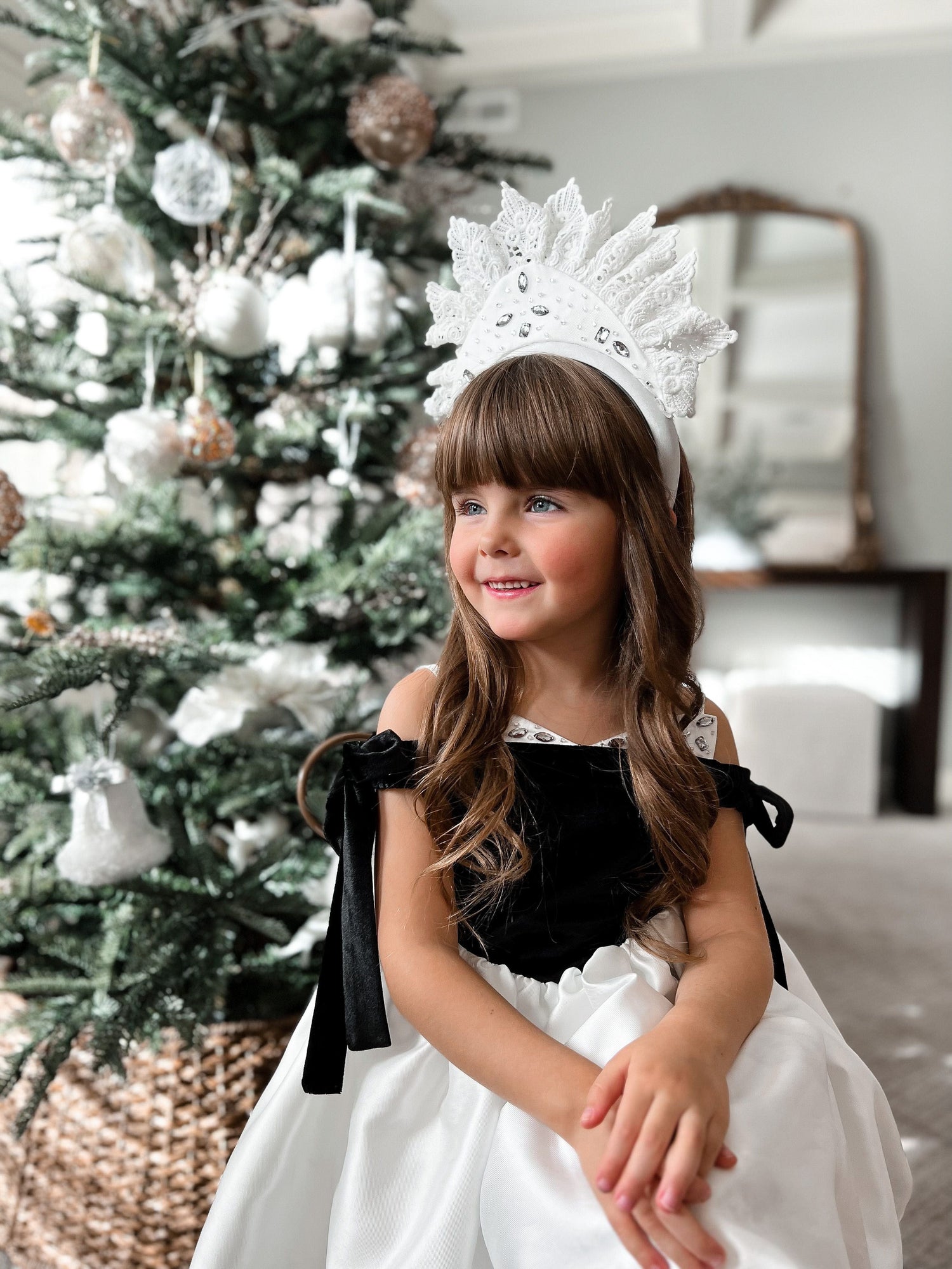 Girl | Audrey Crown | White