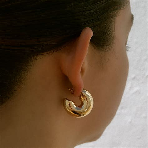 The Medium Gold Hailey Hoops - The M Jewelers