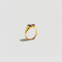 The Purple Signet Ring | Gold