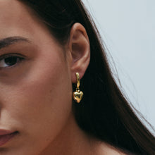 THE SANDRA HEART DROP EARRINGS - The M Jewelers
