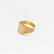 The Rouge Signet Ring | 18Kt Gold Vermeil