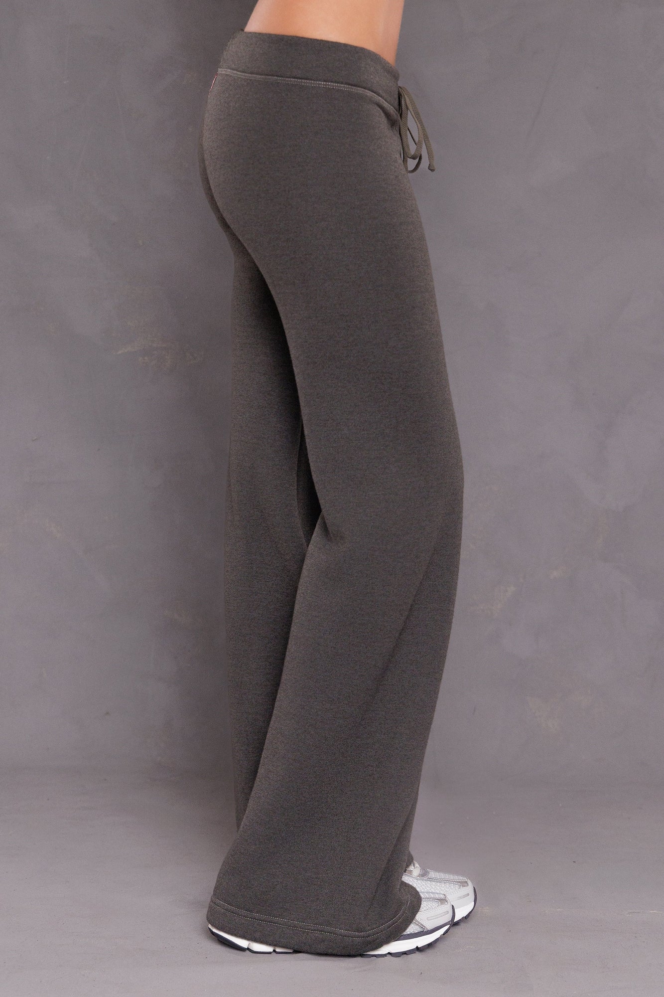 Women | Sherpa Drawstring Flare Sweatpant | Heather/Olive