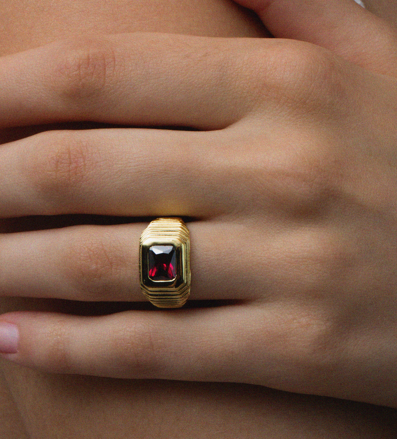 THE RUBY RED HEIRLOOM RING - The M Jewelers