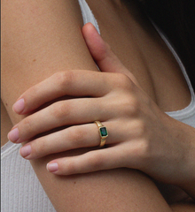 THE SQUARE GREEN GEMSTONE TWIST RING - The M Jewelers