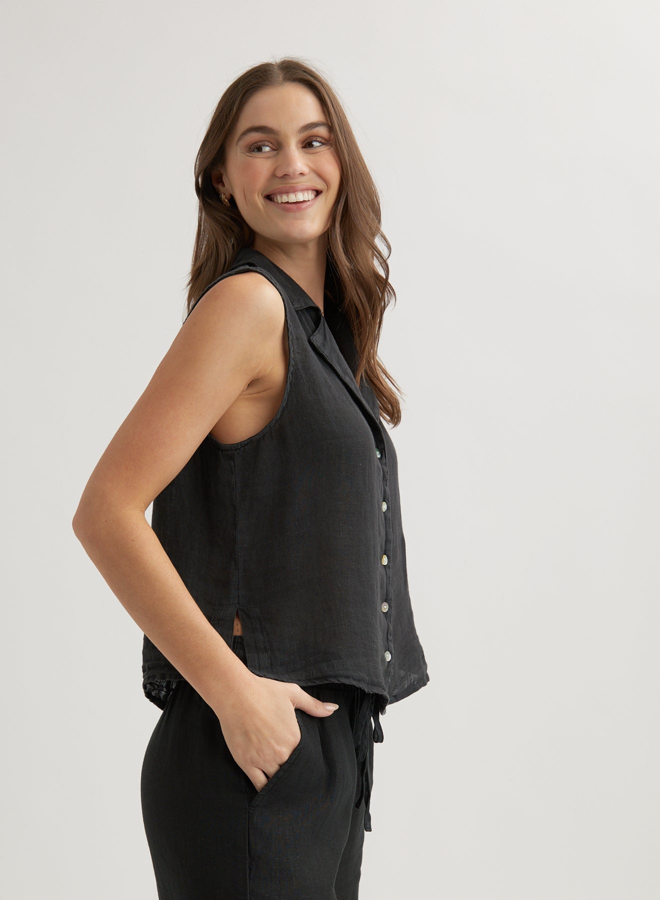 Sleeveless Notch Collar Button Down | Black