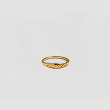 The Thin Banded Ring | Gold