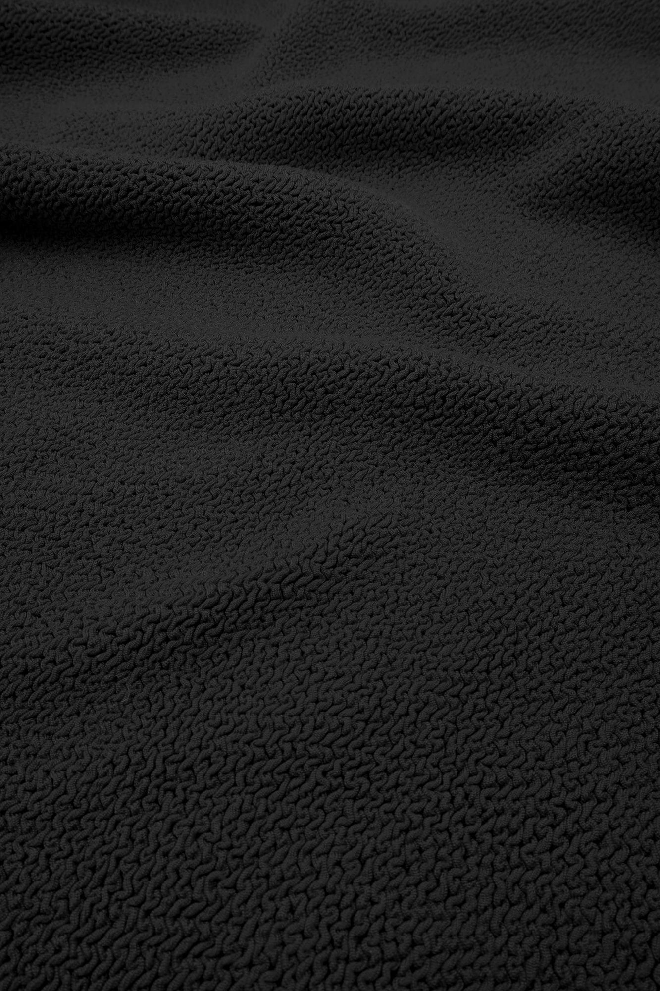 UNE PIECE-Crinkle Cut V-Neck One Piece with Ring BLACK